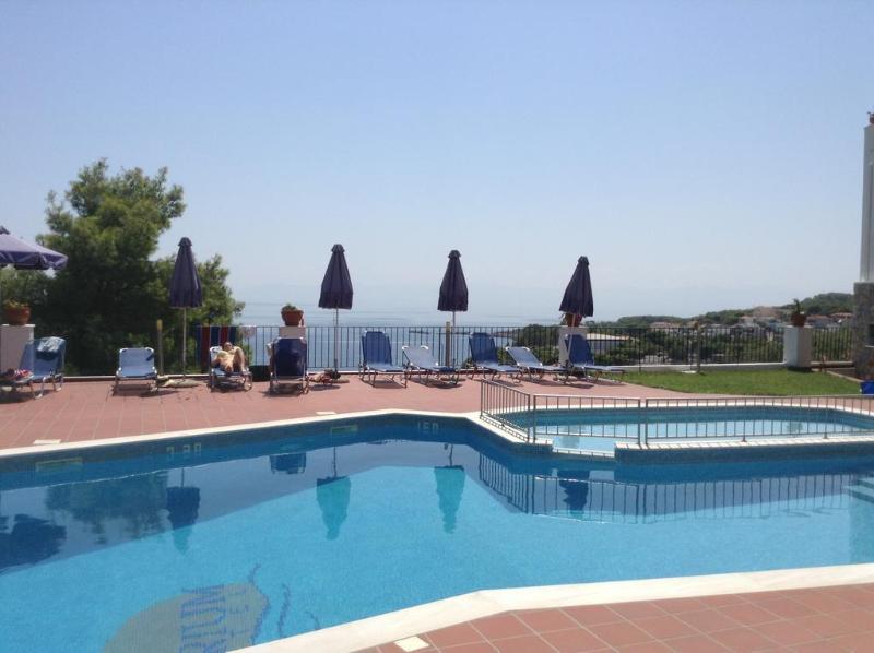 Atrium Of Alonissos Hotell Patitírion Eksteriør bilde